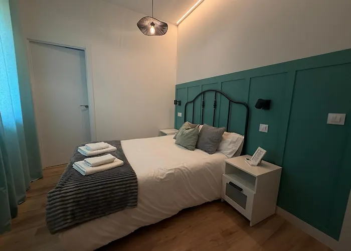 A 4 min andando del metro 3 habitaciones con baño privado